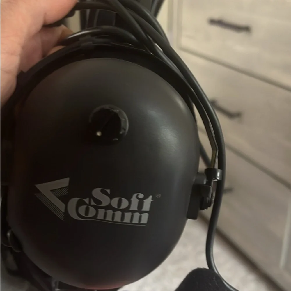 SoftComm Black Over-Ear Headset with Boom Mic - Picture 4 of 5